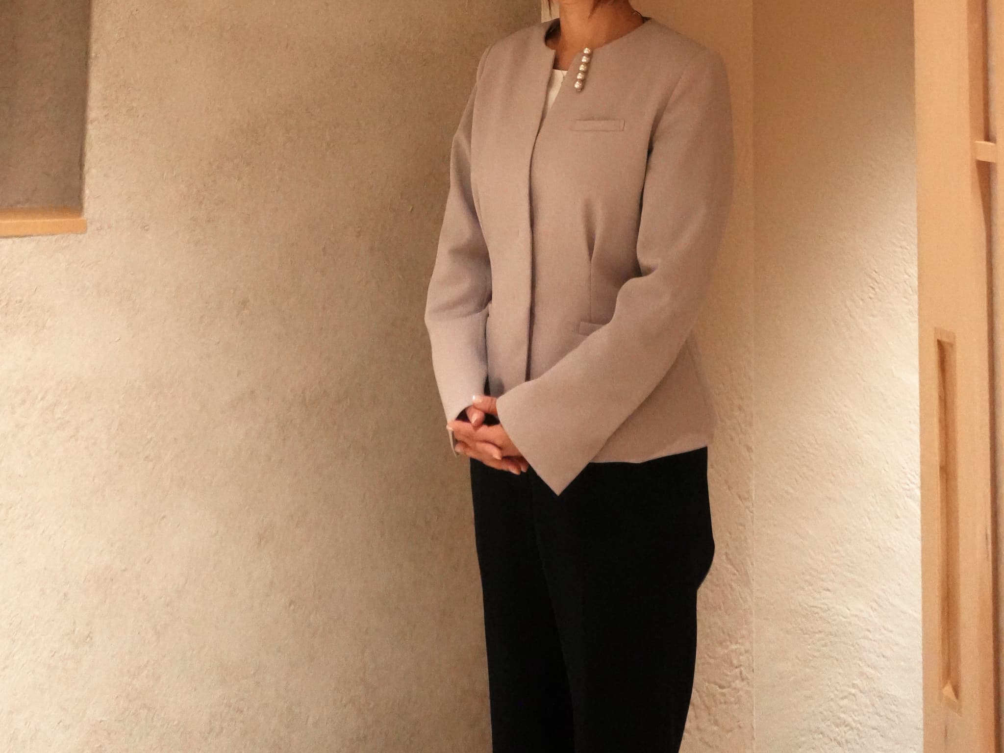 実際に制服を着用したスタッフの写真