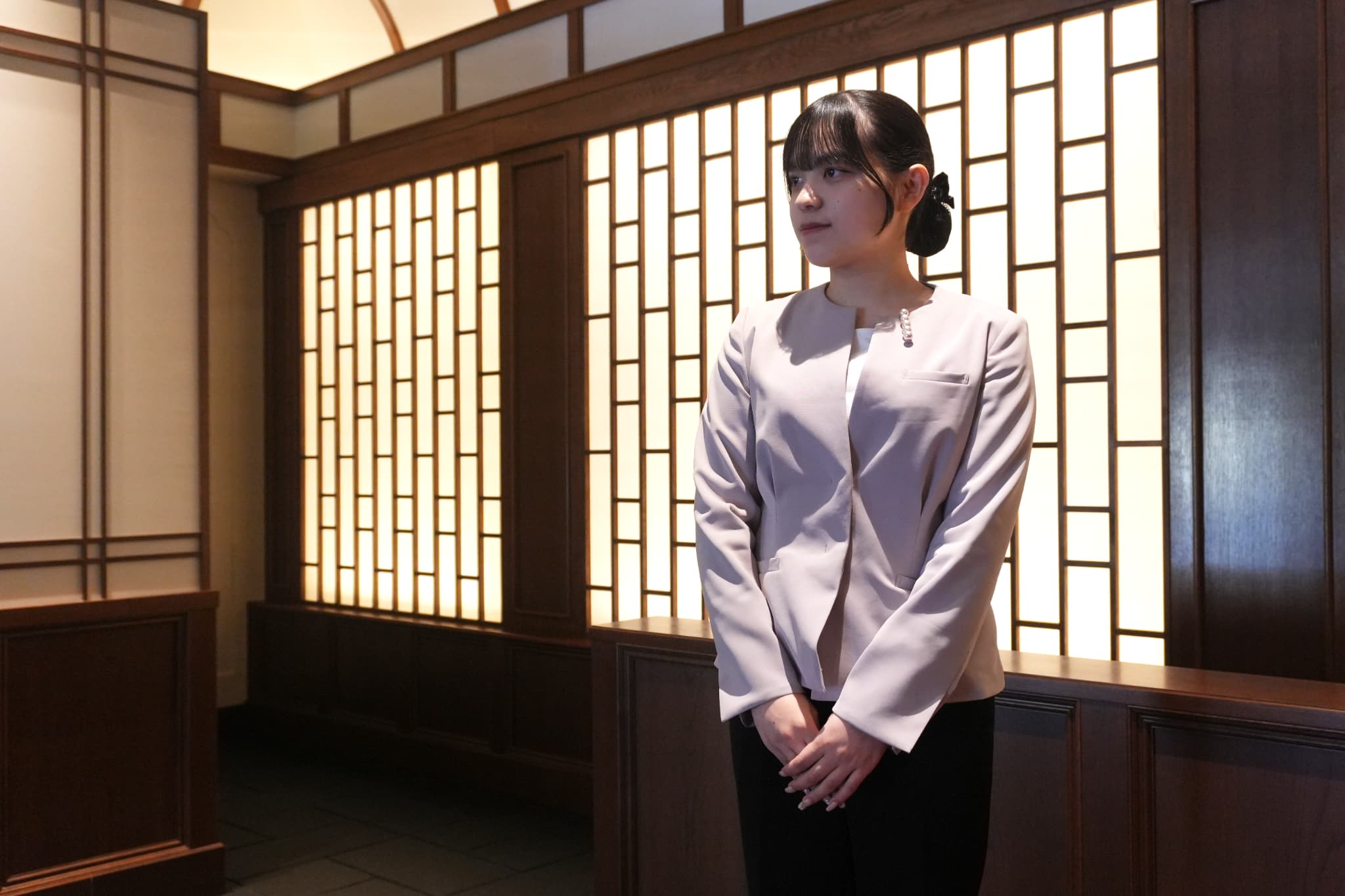 実際に制服を着用したスタッフの写真